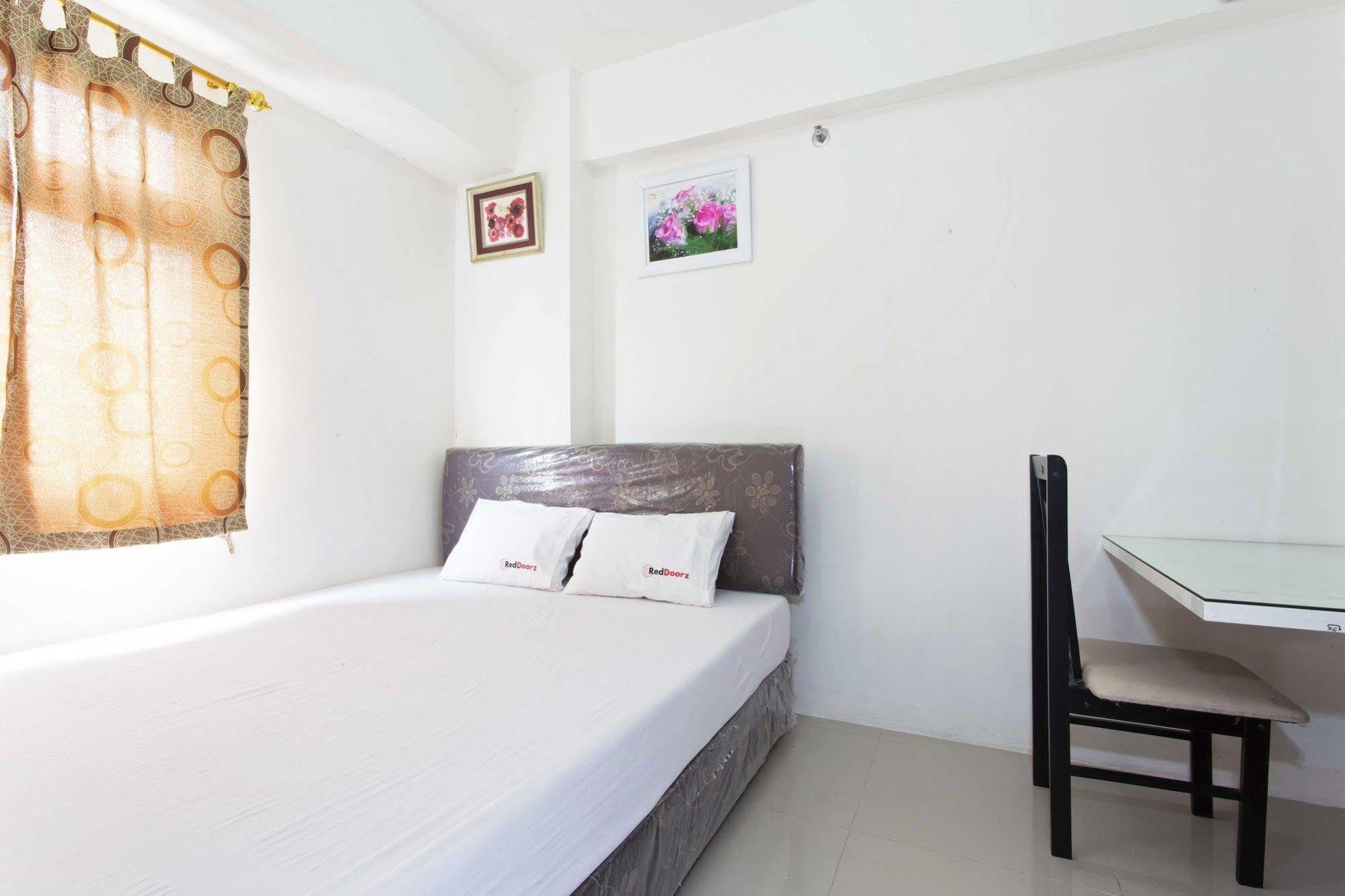 Reddoorz Apartment @ Green Pramuka Cakarta Dış mekan fotoğraf
