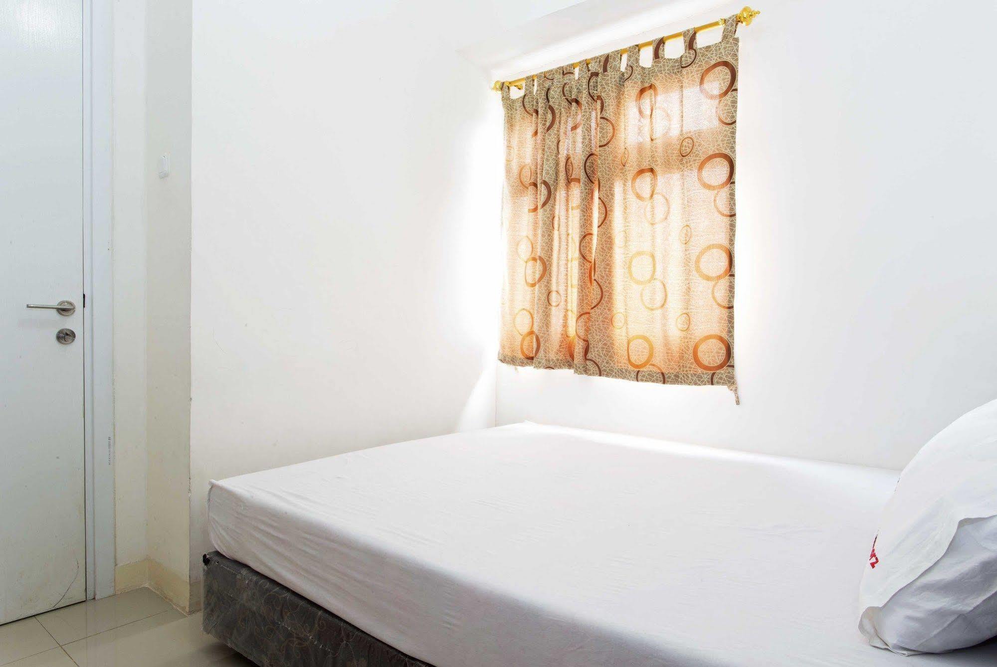 Reddoorz Apartment @ Green Pramuka Cakarta Dış mekan fotoğraf