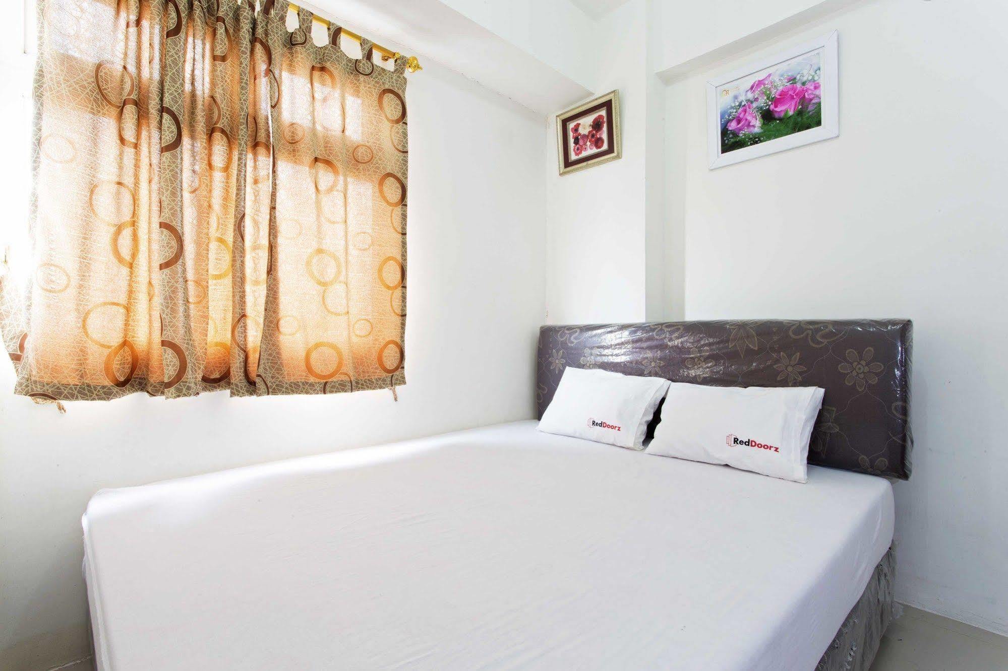 Reddoorz Apartment @ Green Pramuka Cakarta Dış mekan fotoğraf